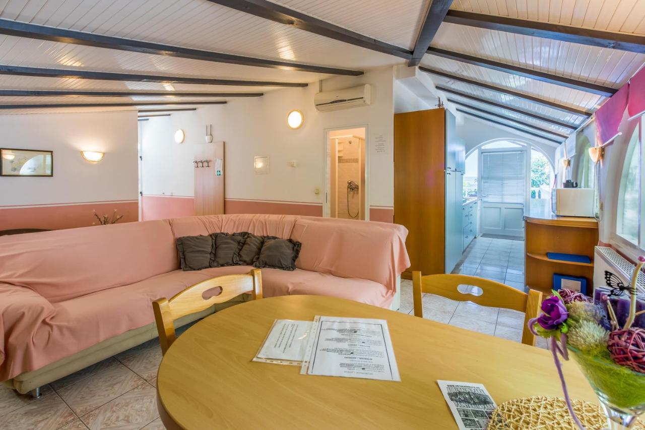 Apartmani Visnja Crikvenica Exterior foto